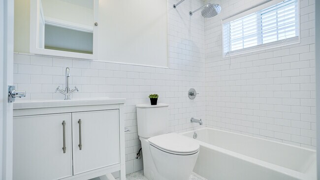 Foto del edificio - 3938 S Victoria Ave