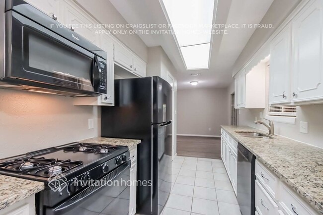 Building Photo - 240 Point Clear Dr