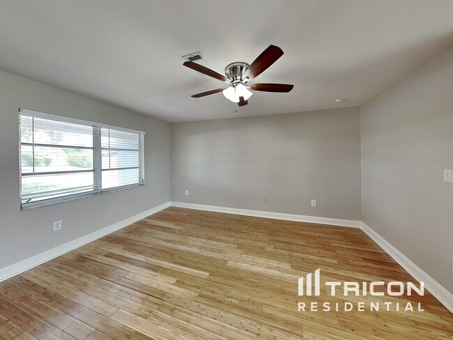 Foto del edificio - 4728 Lark Ridge Cir