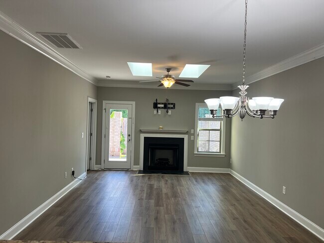 Building Photo - 1618 Cedar Hill Way
