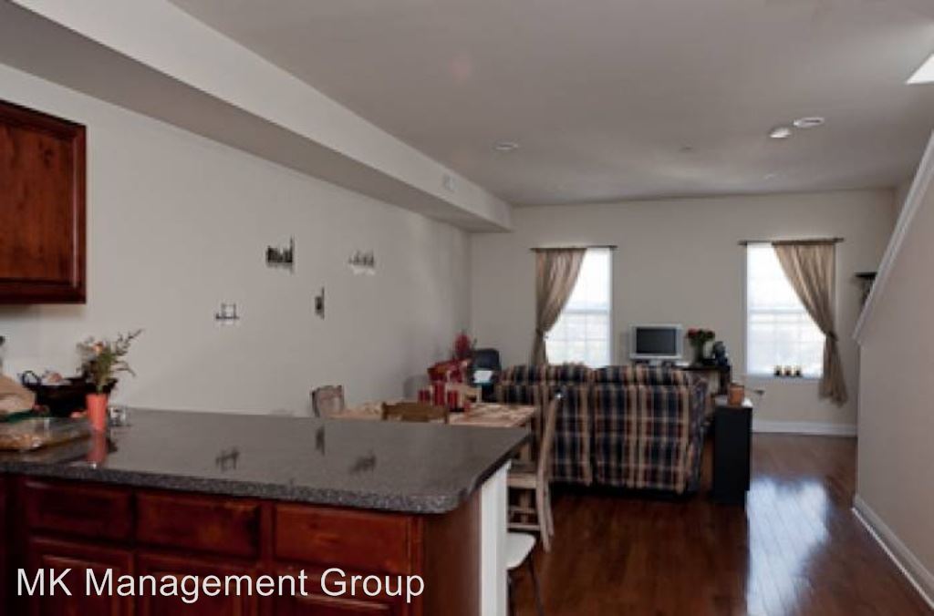 Foto del edificio - 1719 W Montgomery Ave