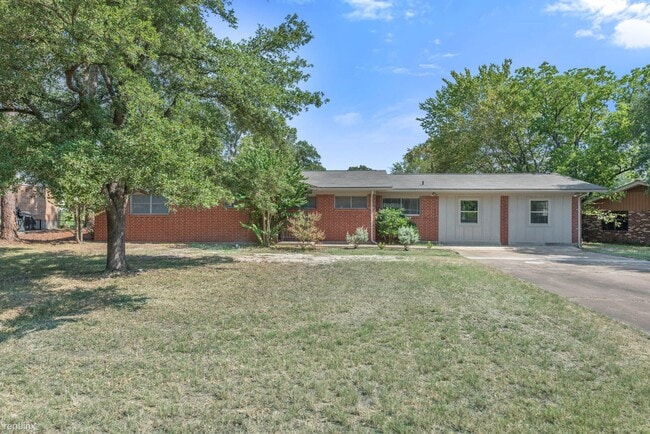 Building Photo - 5 br, 3 bath House - 808 Vine St