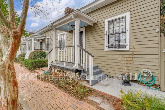 Building Photo - 509 1/2 Blair St