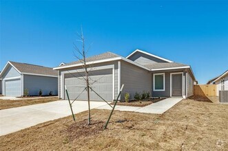 Building Photo - 1243 Hackberry Trl