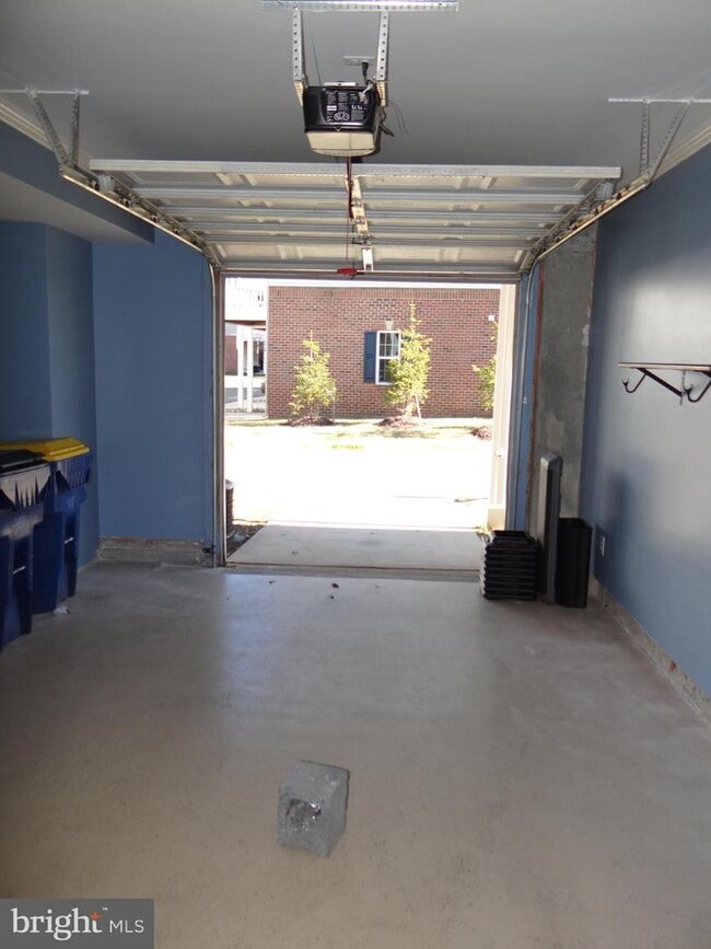 Building Photo - 2503 Hurston Ln
