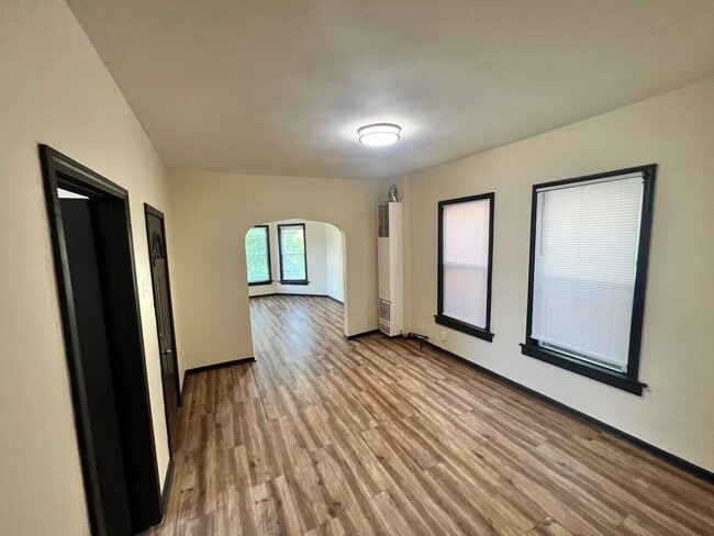 Building Photo - 6406 S Marshfield Ave