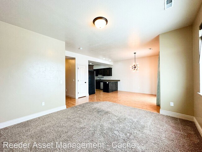 Foto del edificio - 3 br, 2.5 bath House - 141 East 620 South