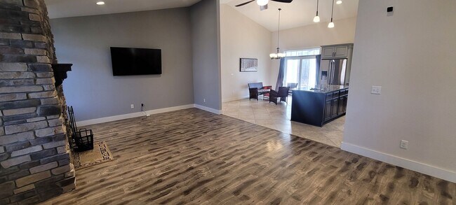 Foto del edificio - Three Bedroom 2.5 Bath House