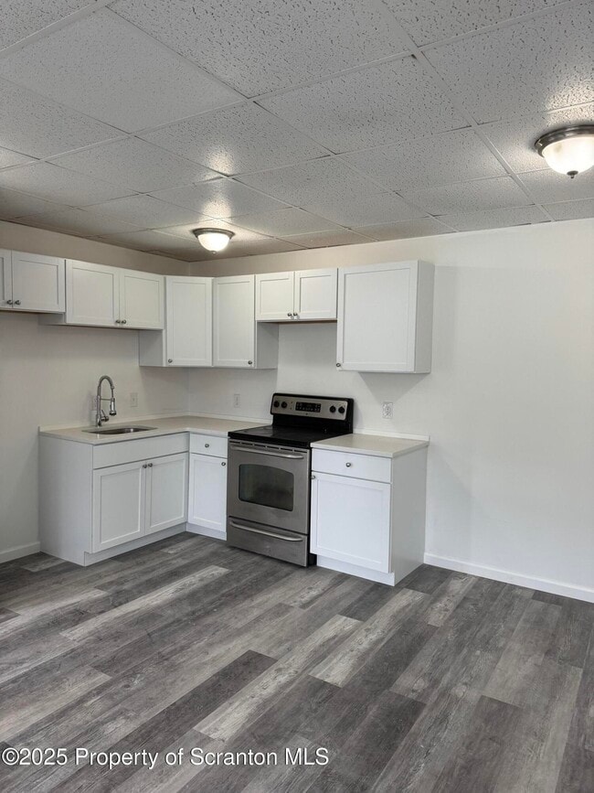 Building Photo - 100 N Van Buren Ave