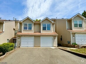 Building Photo - 7 Boyard Ct