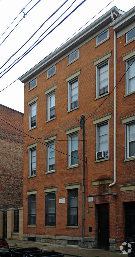 Building Photo - 1317 Republic Ave