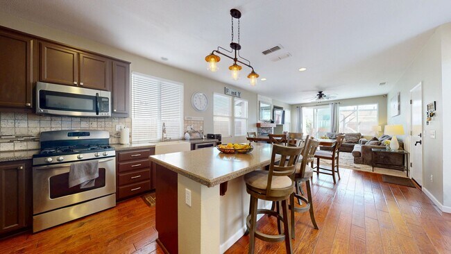 Foto del edificio - 5446 Antique Rose Way