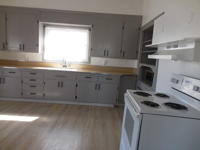 kitchen - 58 Castro St