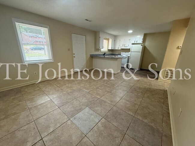 Foto del edificio - 1506 Oakshire-Water Included