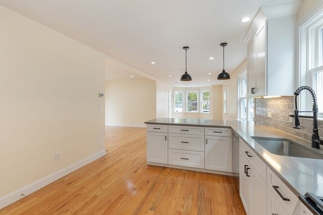 Photo - 48 W Tremlett St Apartment