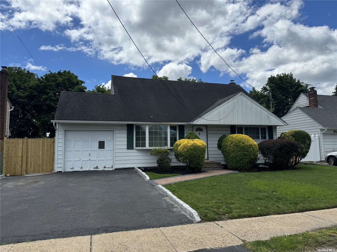 Primary Photo - 114 Cold Spring Rd