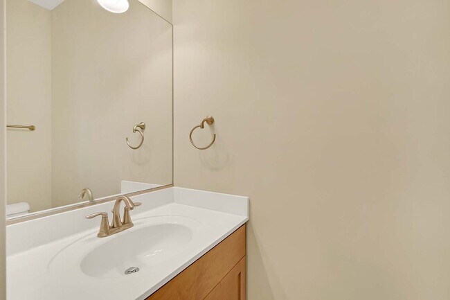 Foto del edificio - Contact Sabrina Thomas for more information at 757-767-0767