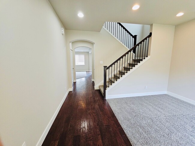 Foto del edificio - Gorgeous 4-Bedroom Home for Rent in Renton!