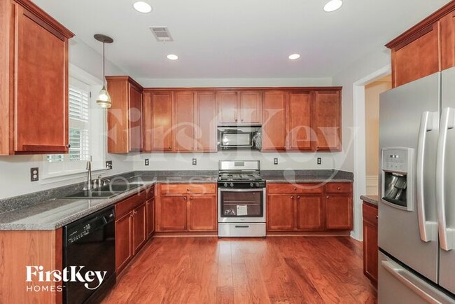 Foto del edificio - 3221 McEver Woods Trail