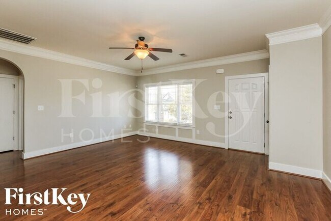 Foto del edificio - 5541 Timber Leaf Trail