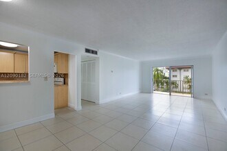 Building Photo - 8107 SW 72nd Ave