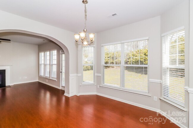 Building Photo - 10612 Secret Garden Ln