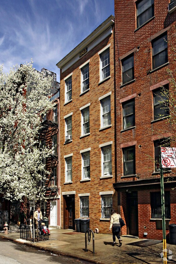 Primary Photo - 191 E 7th St