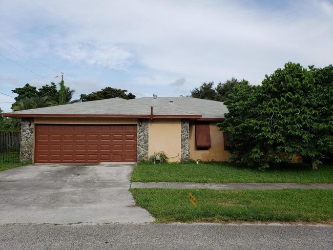 Building Photo - 1518  Lee Court