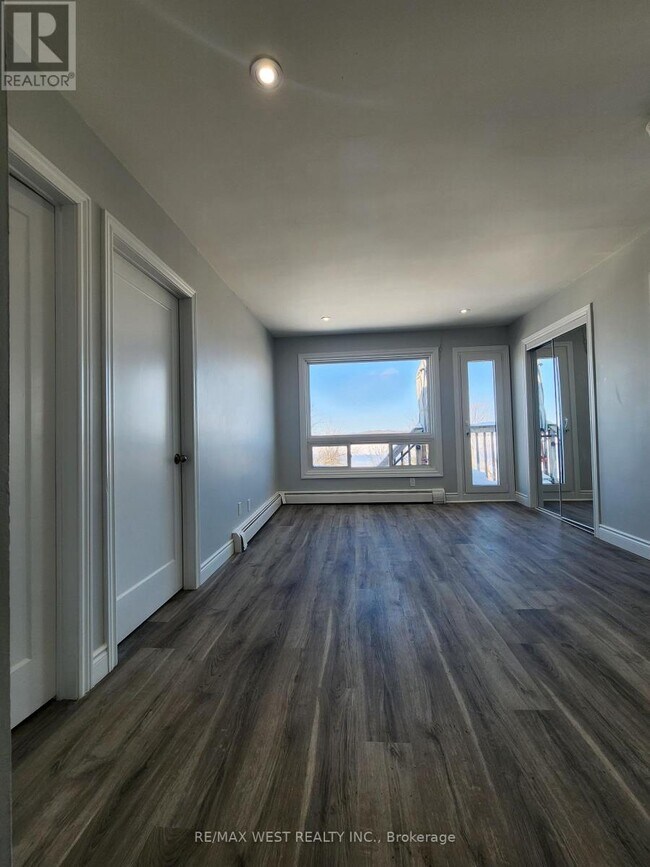 Photo du bâtiment - 822 Ward St