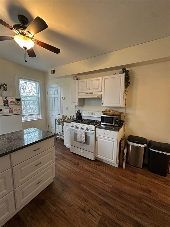 Building Photo - 194 H St