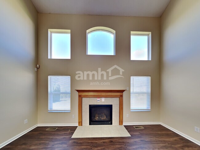 Building Photo - 10136 Corona Ln