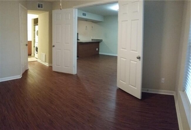 Building Photo - 7685 Northcross Dr