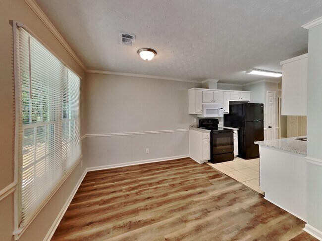 Foto del edificio - 245 Princeton Way