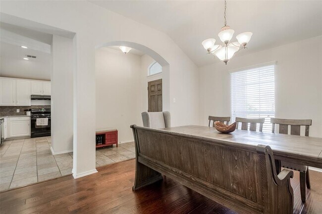 Building Photo - 1552 Sleepy Hollow Dr