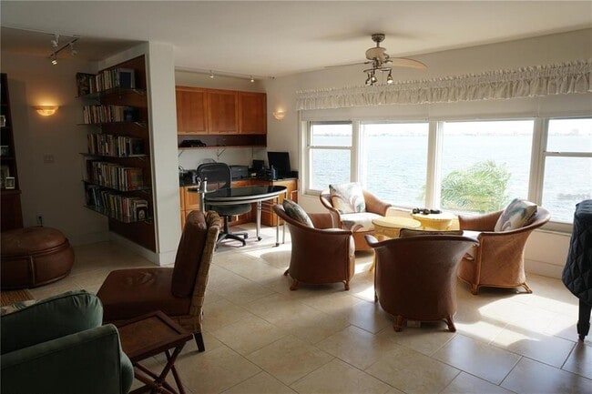 Foto del edificio - 5900 Shore Blvd S