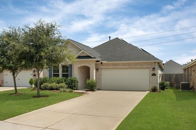 Building Photo - 8315 Divot Trce