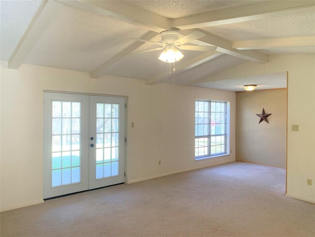 Building Photo - 313 Glenhaven Dr