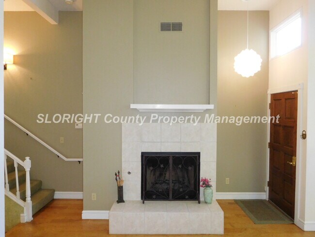 Foto del edificio - AVAILABLE AUGUST - Windermere Village Townhome - 3 Bed / 2.5 Bath