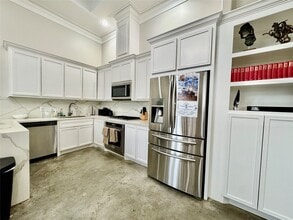 Building Photo - 5801 Winsome Ln
