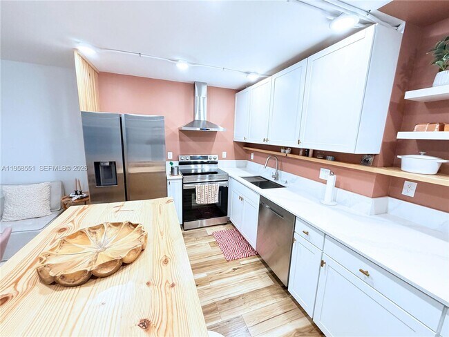 Building Photo - 2130 Cambridge F