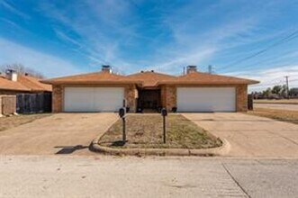 Building Photo - 6437-6439 Brookhaven Trail