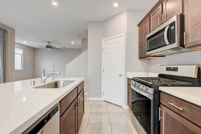 Foto del edificio - 10669 Sariah Skye Ave