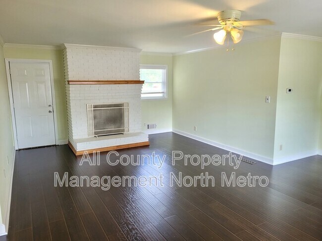 Foto del edificio - 2437 Lower Roswell Rd