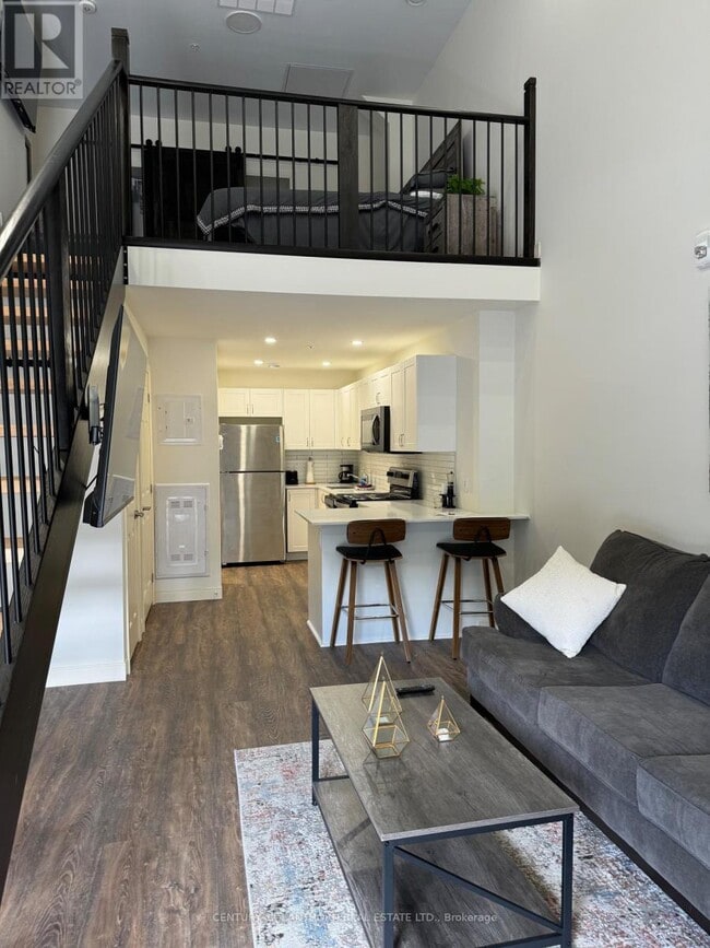 Building Photo - 135 Station St