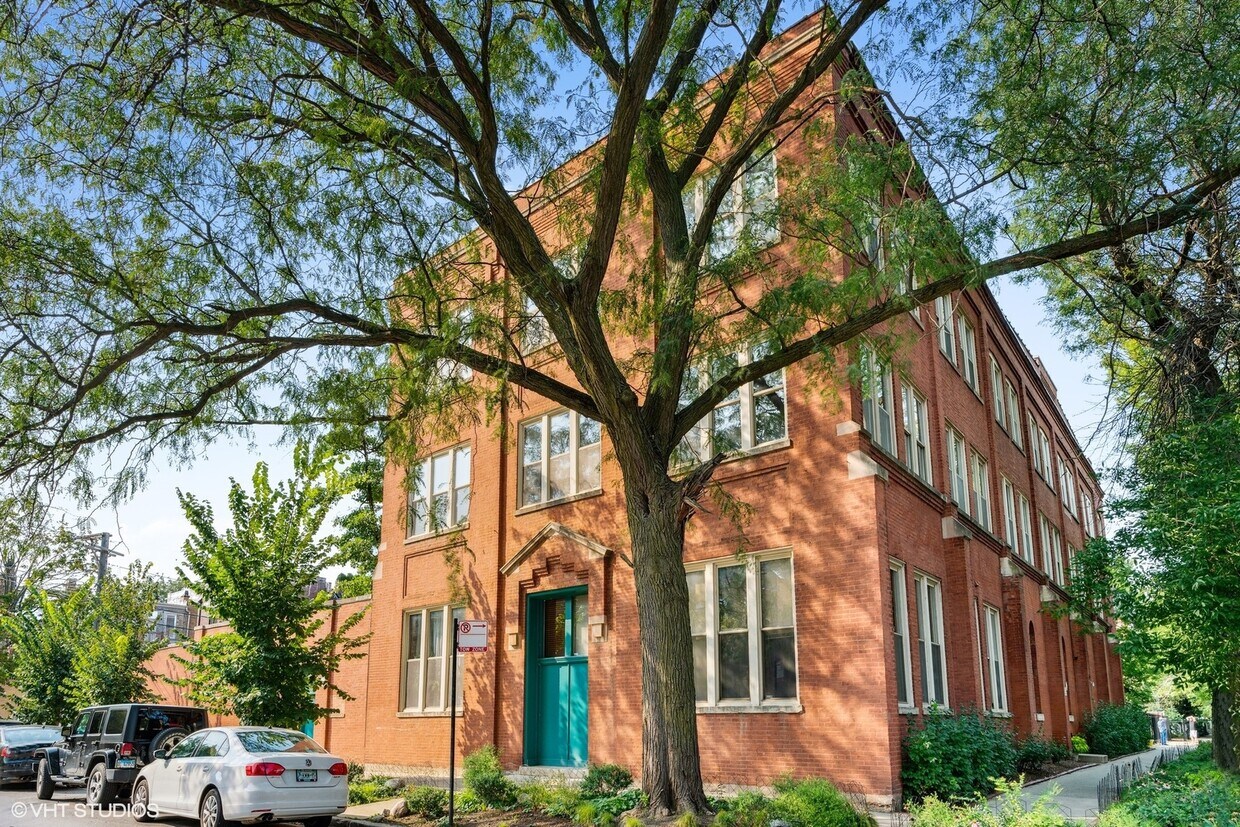 Primary Photo - 2510 N Wayne Ave