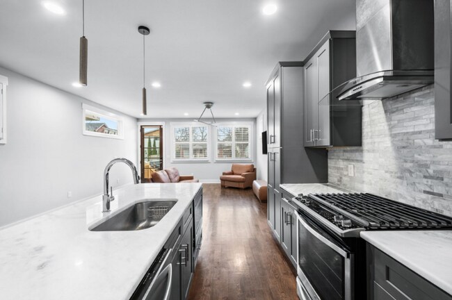 Foto del edificio - 1833 16th Ave N