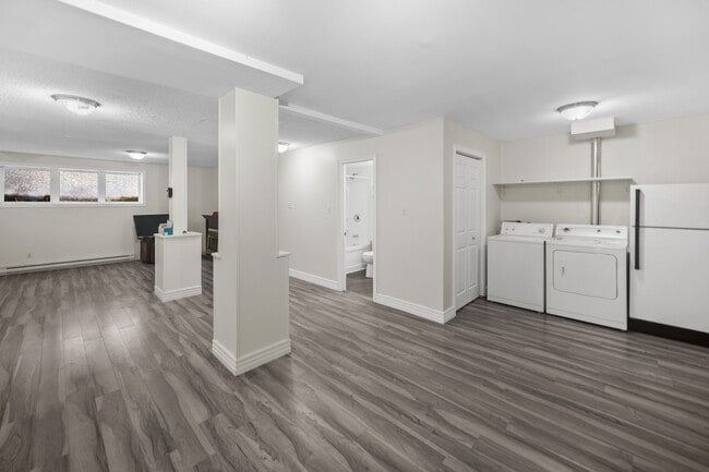 Building Photo - 103 Doyle St