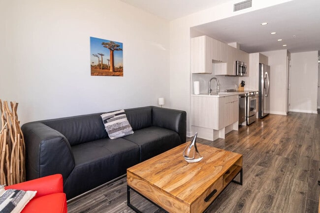 Building Photo - 49 Kings Wharf Pl