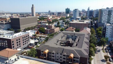 Building Photo - 501 W 26th