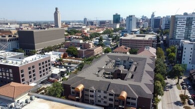 Building Photo - 501 W 26th